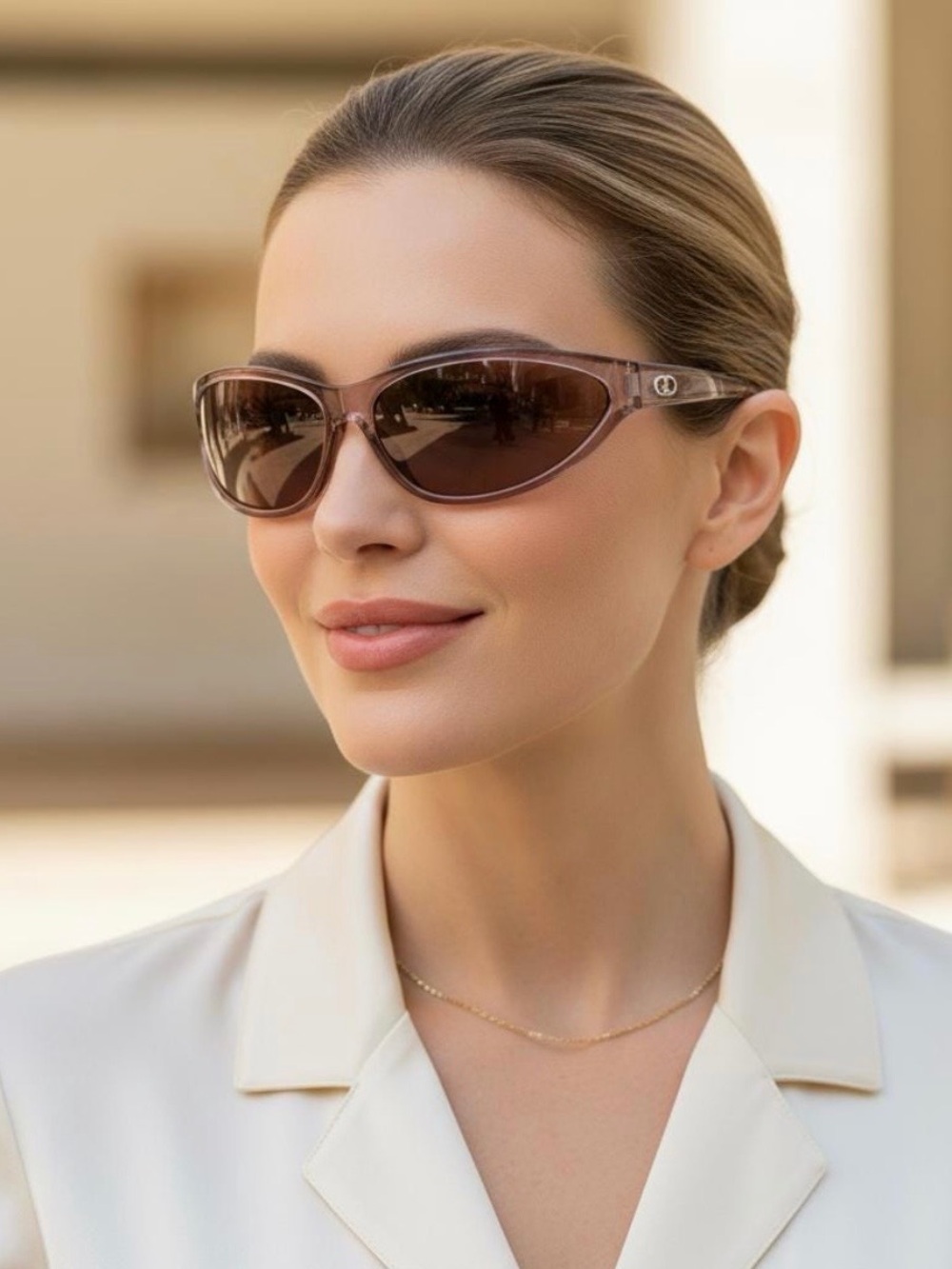 GUCCI Vintage Sunglasses Y2K Pink Oval Wraparound Silver GG1495/S Frame